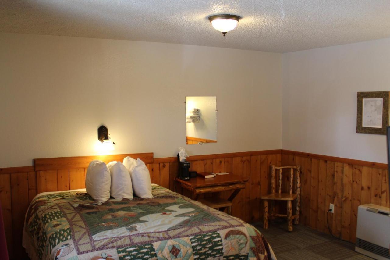 Alpine Motel Of Cooke City Buitenkant foto